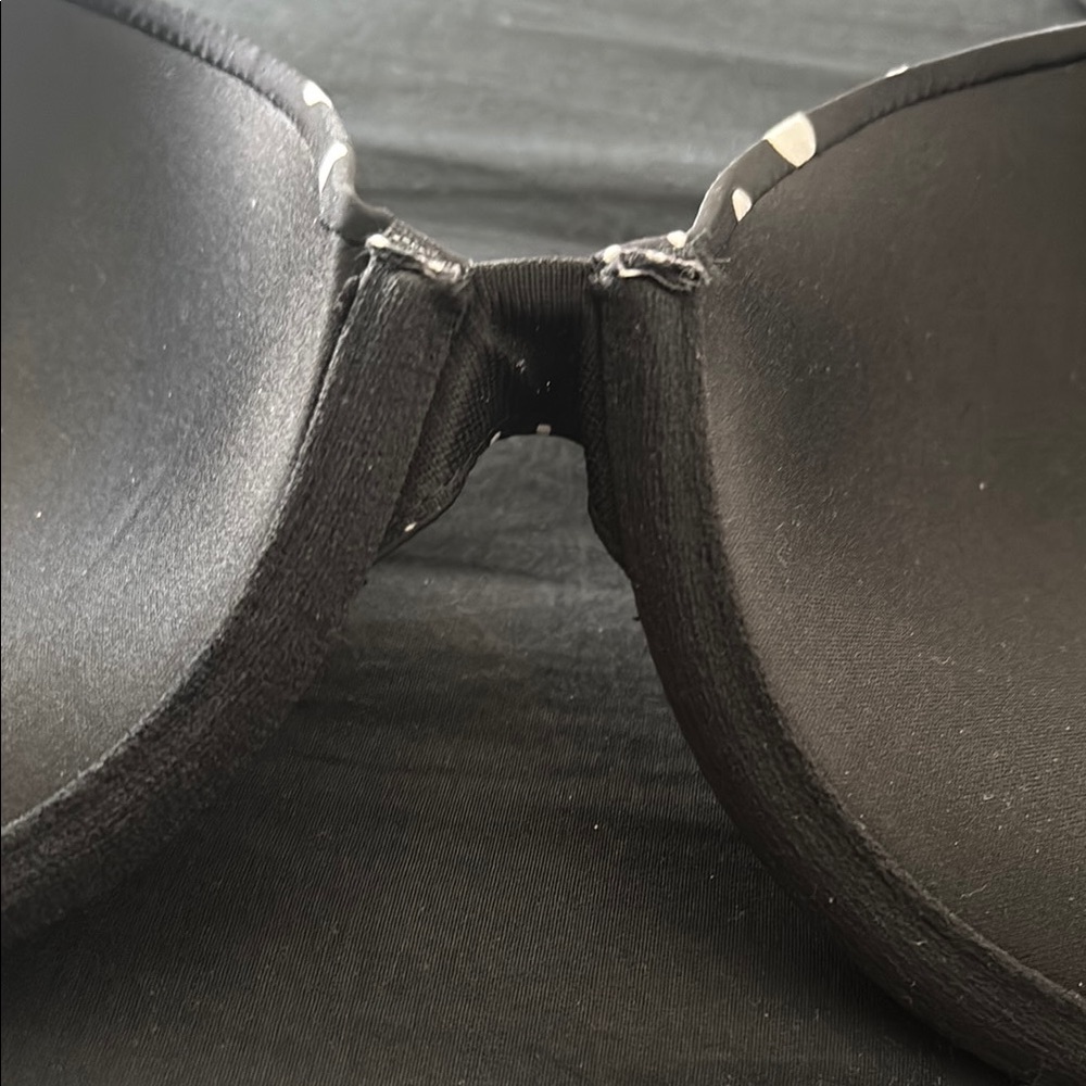 Victoria’s Secret NWT Polka Dot Black and White Bra 34D - Picture 7 of 9